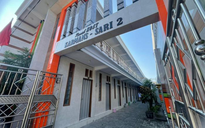 SPOT ON 93035 Karman's Sari Homestay Syariah