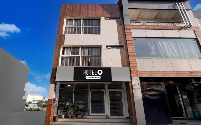 Super Hotel O Zirakpur City Court Complex Formerly The Platinum