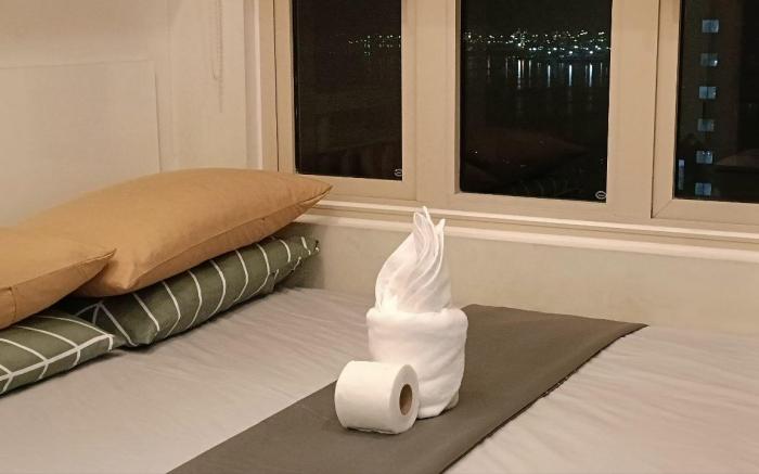 Penthouse Haven at Coast res. 4048