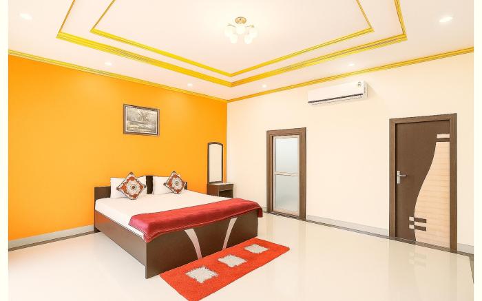 Goroomgo New Ashiyana Palace Near Railway Station Varanasi