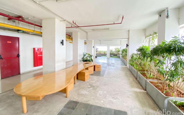 Cozy 1BR Grand Kamala Lagoon Apt By Travelio
