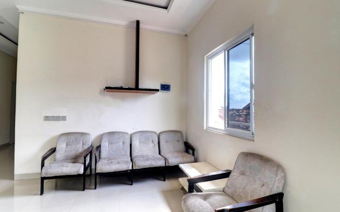 OYO Life 92707 D-akomiba Residence