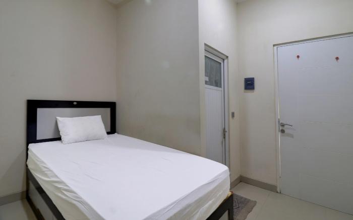 OYO Life 92707 D-akomiba Residence