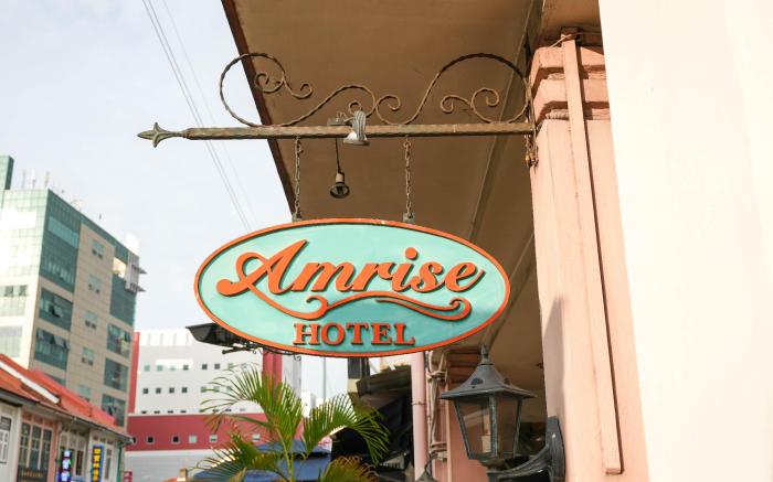 Amrise Hotel(Check in at 10PM, Check out at 9AM)