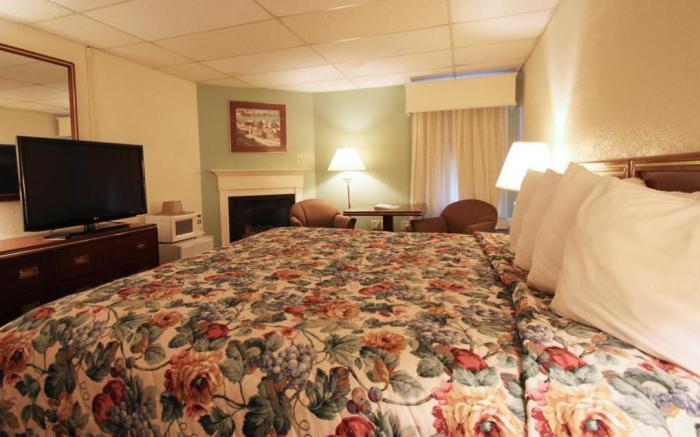 Fireside Inn & Suites