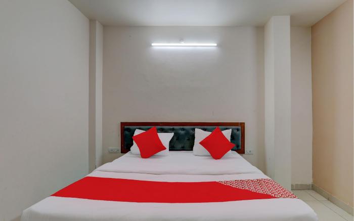 Super OYO 815830 HOTEL RADIANCE