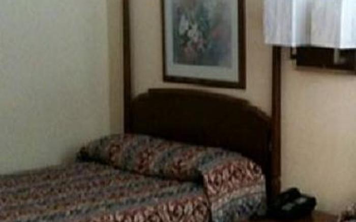 Evergreen Inn and R.V.