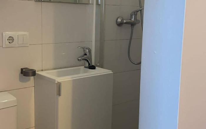 Gobeach Small Studio 8sq Completely Independent