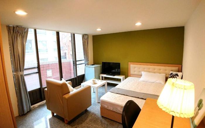 Near Chang Gung , MRT A8, Bright and cozy space