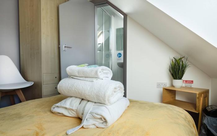 Get Away Home With Hot Tub Sleeps 7