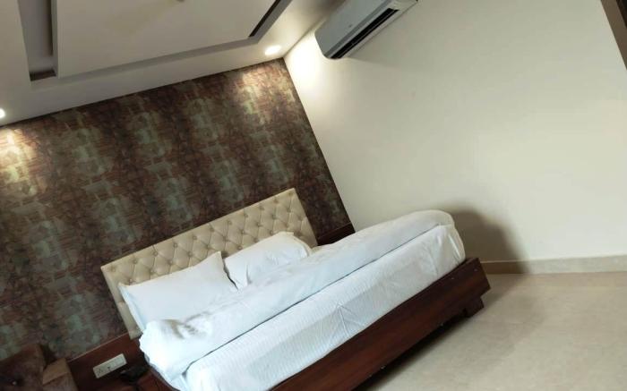 Mount View Hotel (A Unit of RK Tower)