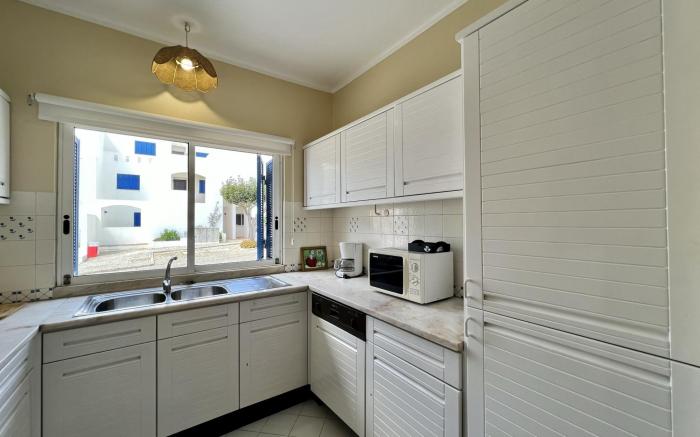 ALBUFEIRA SUNSET WITH POOL by HOMING