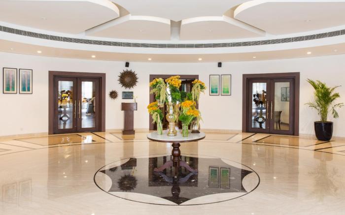 DLF Club 5