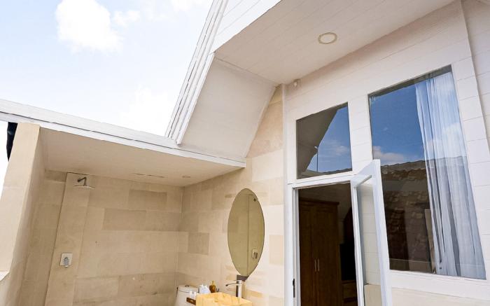 Spacious 3 BR Villa with Private Pool & Billiards