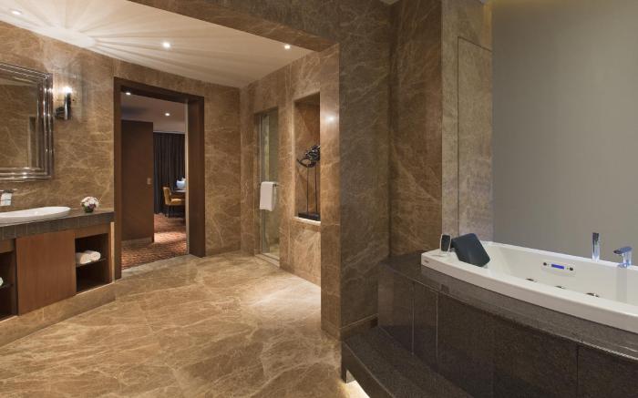 Sheraton Grand Bangalore Hotel at Brigade Gateway