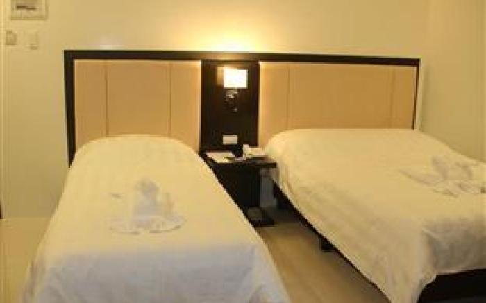 Manhattan Suites Inn