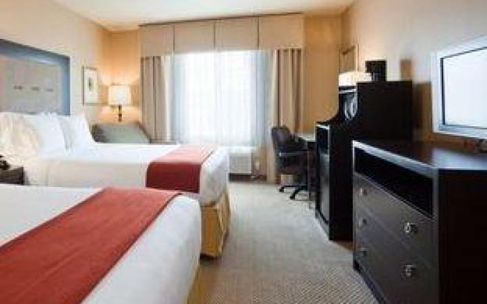 Holiday Inn Express Milford By IHG