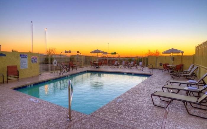 Holiday Inn Express & Suites North Phoenix/Scottsdale By IHG