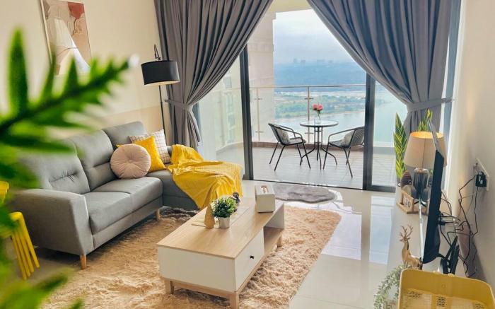 Royal Seaview Hideaway 3BR @ DangaBay 8-10pax