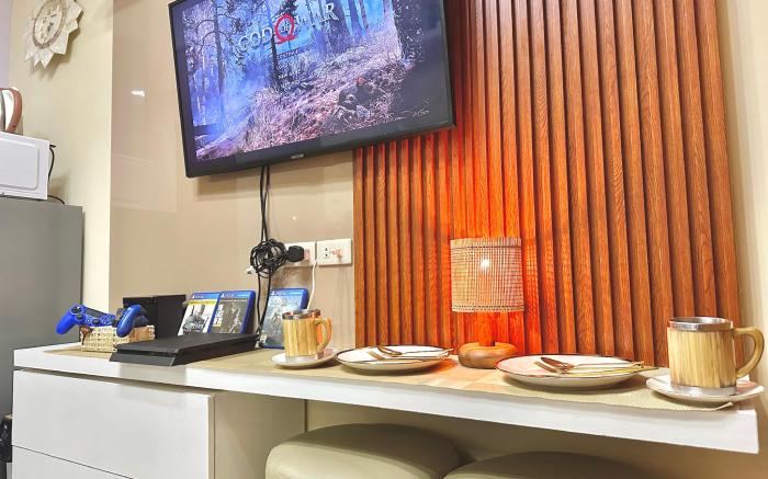 WALKING DISTANCE PICC WORLD TRADE near MOA AIRPORT
