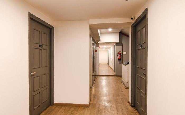 FabHotel Sayeeda International - 600m from Park Circus 7 Point