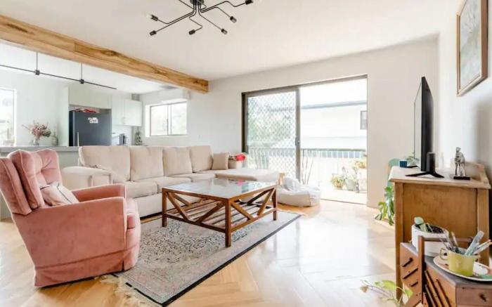 Funky 2BR Chermside Escape