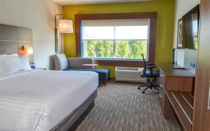 Holiday Inn Express & Suites Raleigh Airport - Brier Creek