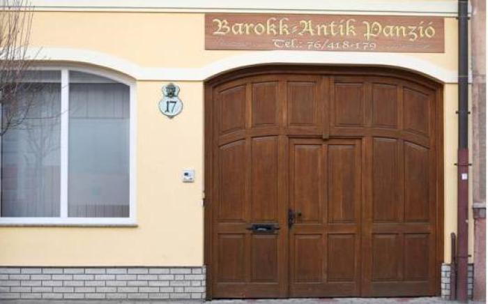 Barokk Antik Guest House