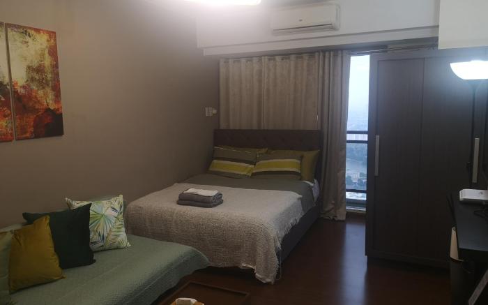 Studio | Netflix &43" TV | 200mbs net | great view