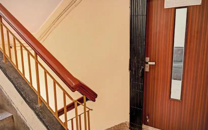 Goroomgo Laxmi Guest House Jadavpur Kolkata