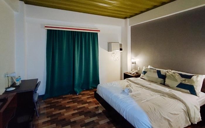 RedDoorz @ LQJ Hotel Old Buswang Kalibo