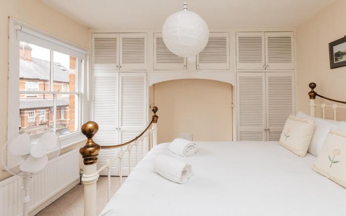 Park End House - Parking, Pet Friendly - From £180 Per Night