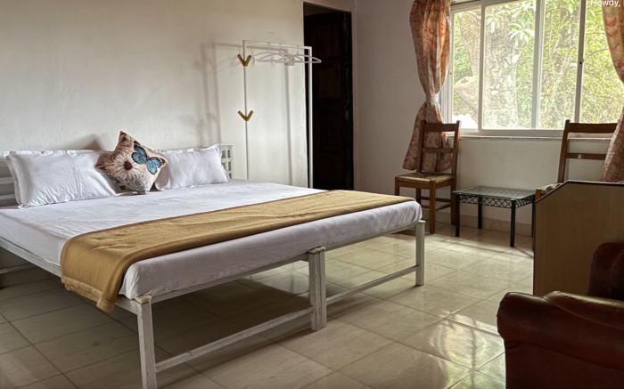 Couple room with massive hall