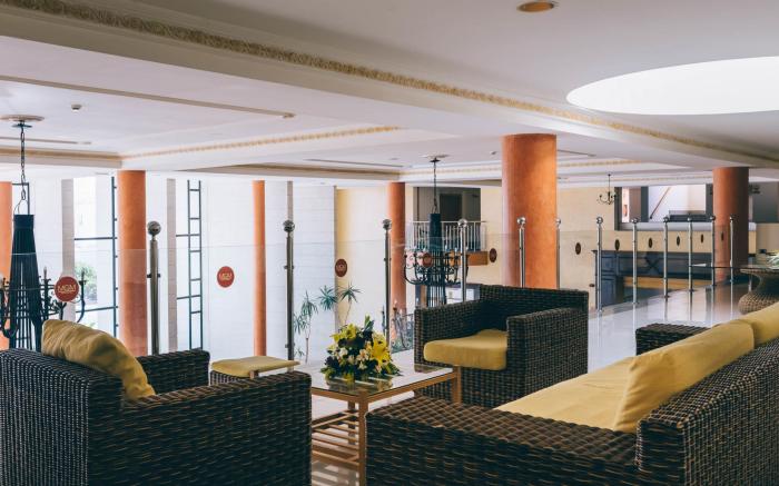 Grand Muthu Golf Plaza Hotel