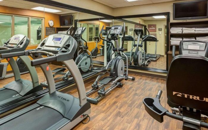 Comfort Suites Airport