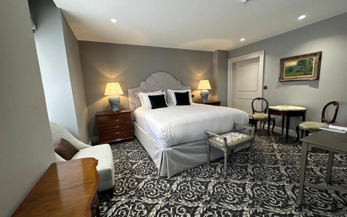 No. 30 Knightsbridge