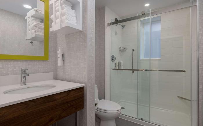 Hampton Inn & Suites by Hilton Toronto Downtown