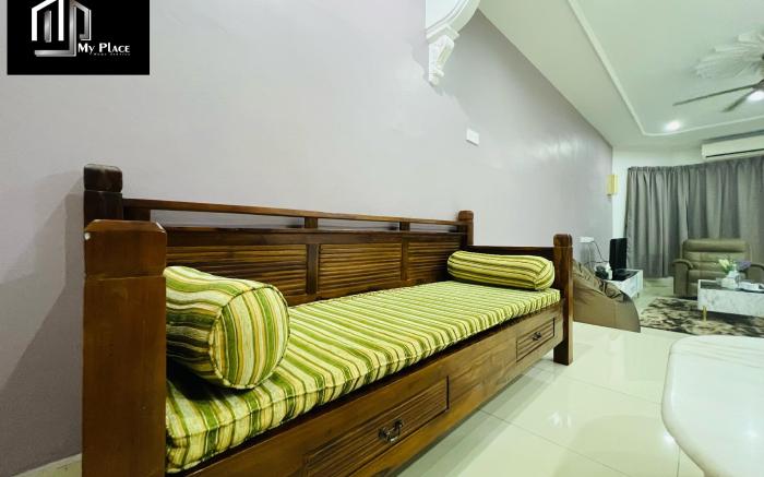 DoubleStorey 5Bedroom 2BigCarpark 18pax TmnChengHo