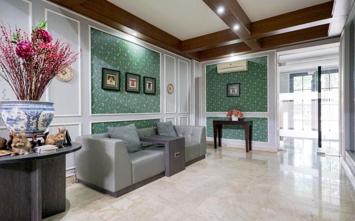RedDoorz Premium near RS Pondok Indah