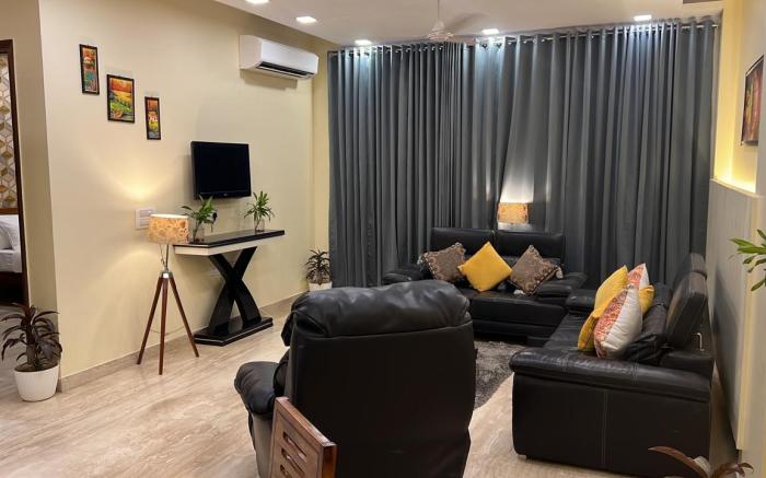 Lime Tree 3BHK Serviced Apartments DLF Phase -5 