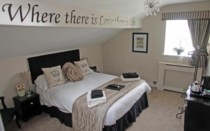 Holly Lodge Guest House