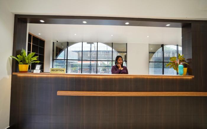 7 The Business Hotel