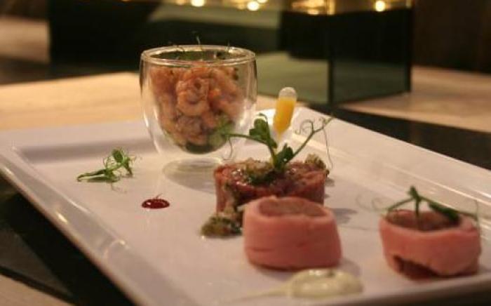 Hotel et le Cafe de Paris