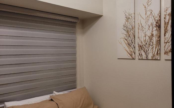 Chic 1br Pool View Balcony near Airport & Sky Way
