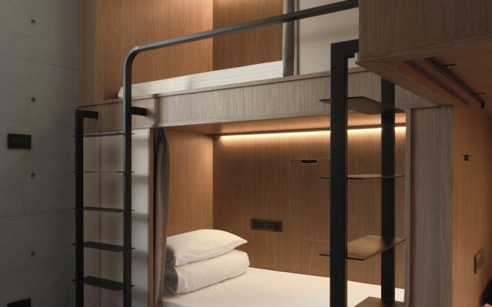 Miu Hostel x Bar Miu
