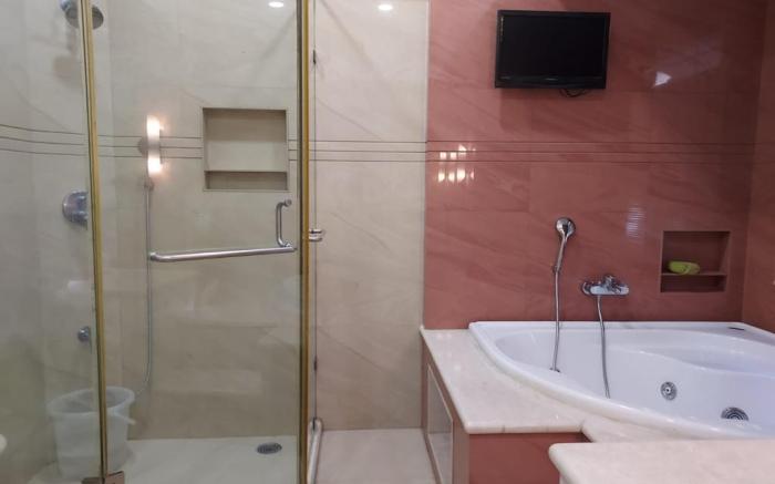 White Villa King Room with Jacuzzi