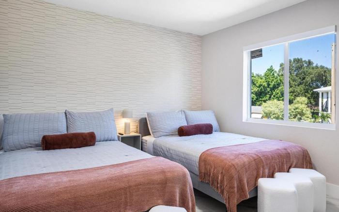 Little Haiti 4BR Home – Outdoor Space & Hi-Tech