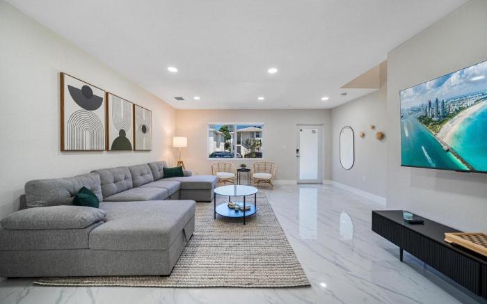 Little Haiti 4BR Home – Outdoor Space & Hi-Tech