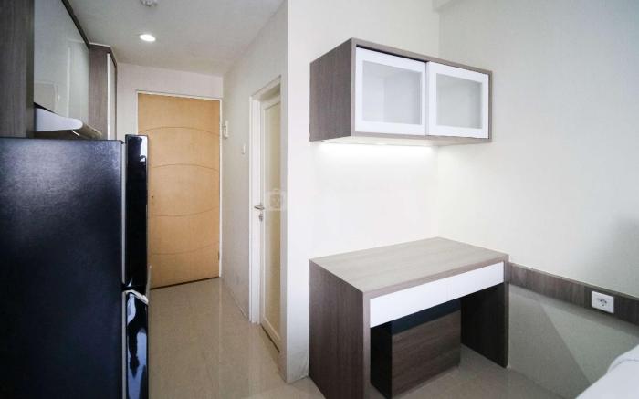 Tidy & Comfy Studio @ Bale Hinggil Apt By Travelio