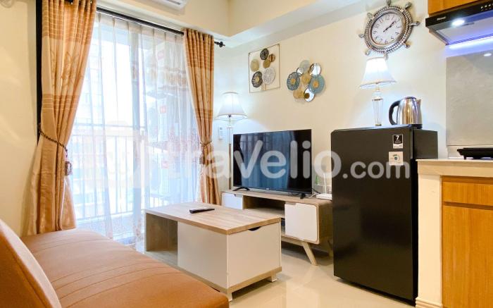 Homey Modern 2BR 6thFloor Meikarta Apt By Travelio